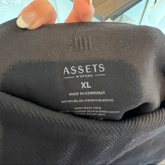 Assets by Spanx Ponte Shaping Legging high waist ankle length black #516 - Picture 5 of 5